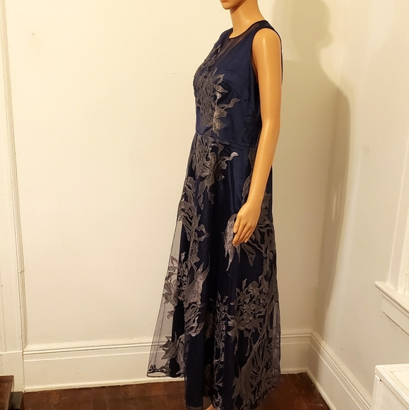 Women's Gown by David Meister - Picture 6 of 7